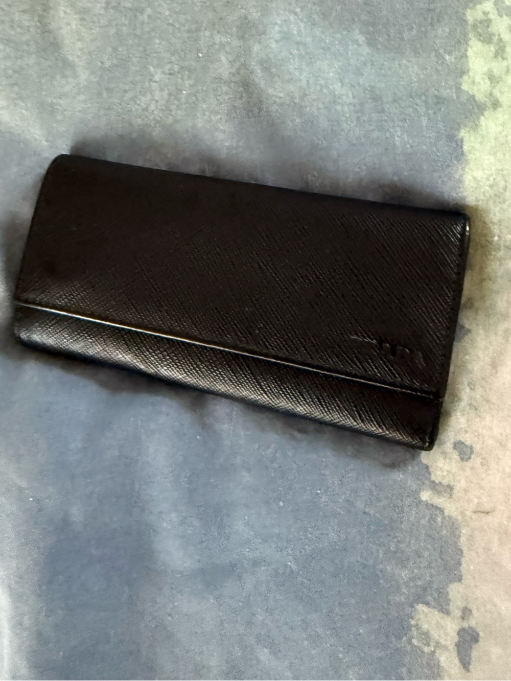 Prada saffiano leather key case